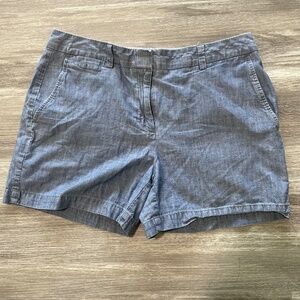 Lands End Chambray Shorts Womens 10 Chino Blue Not-Too-Low Rise Cotton Preppy
